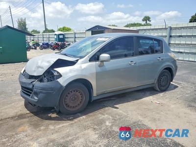 2007 NISSAN VERSA 1.8 S 3N1BC13E77L440827 - główne zdjęcie licytacji z USA - miniatura