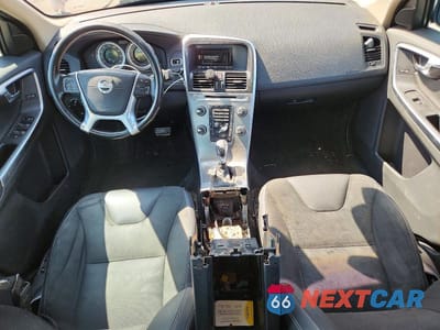 Zdjęcie 8 z 13 samochodu: 2013 VOLVO XC60 3.2 VIN:YV4940DZ6D2452546 - miniatura