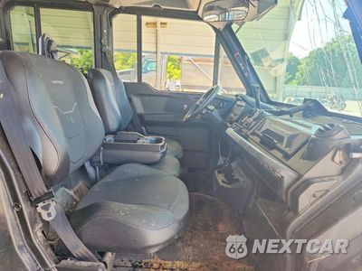 Piąte zdjęcie samochodu w środku: 2025 CAN-AM DEFENDER UTILITY VEHICLE VIN:3JBUUAX46SK012298 - miniatura