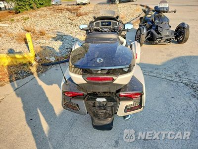 Czwarte zdjęcie samochodu z boku: 2021 CAN-AM SPYDER ROADSTER RT VIN:2BXNBDD49MV001056 - miniatura
