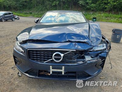 Piąte zdjęcie samochodu w środku: 2022 VOLVO S60 B5 MOMENTUM VIN:7JRL12TZ6NG160772 - miniatura