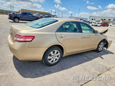 Trzecie zdjęcie samochodu z tyłu: 2010 TOYOTA CAMRY LE VIN:4T1BF3EK6AU107241 - miniatura