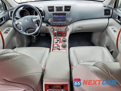 Zdjęcie 8 z 13 samochodu: 2011 TOYOTA HIGHLANDER LIMITED VIN:5TDDK3EH3BS092944 - miniatura