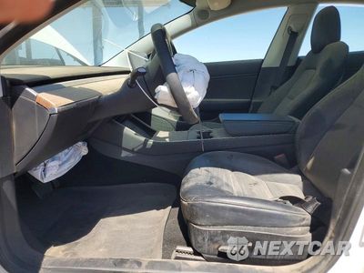 Zdjęcie 7 z 13 samochodu: 2019 TESLA MODEL 3 VIN:5YJ3E1EA7KF425208 - miniatura
