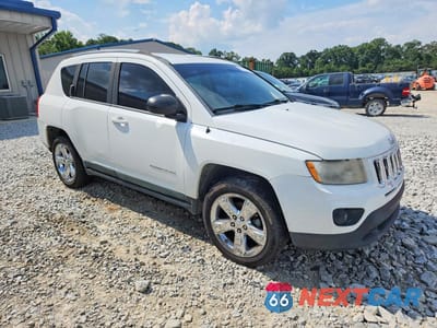 Czwarte zdjęcie samochodu z boku: 2011 JEEP COMPASS SPORT VIN:1J4NT1FB1BD253314 - miniatura