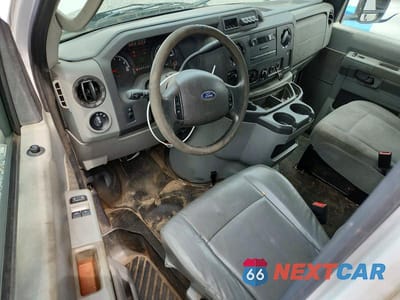 Zdjęcie 8 z 12 samochodu: 2017 FORD ECONOLINE E350 SUPER DUTY CUTAWAY VAN VIN:1FDWE3F68HDC39045 - miniatura