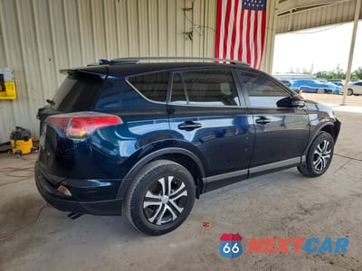 Trzecie zdjęcie samochodu z tyłu: 2017 TOYOTA RAV4 LE VIN:JTMZFREV7HJ127283 - miniatura