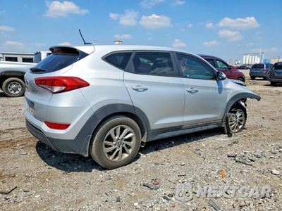 Trzecie zdjęcie samochodu z tyłu: 2016 HYUNDAI TUCSON SE VIN:KM8J23A48GU098324 - miniatura