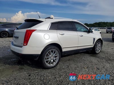 Trzecie zdjęcie samochodu z tyłu: 2014 CADILLAC SRX PERFORMANCE COLLECTION VIN:3GYFNCE38ES545812 - miniatura