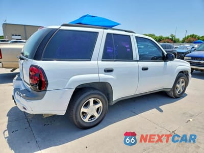 Trzecie zdjęcie samochodu z tyłu: 2004 CHEVROLET TRAILBLAZER LS/LT VIN:1GNDS13S042130330 - miniatura