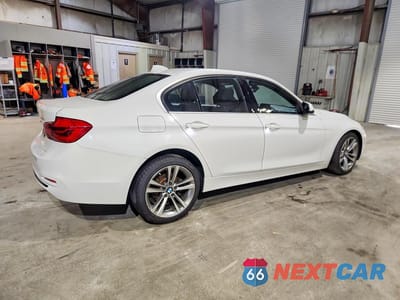 Trzecie zdjęcie samochodu z tyłu: 2018 BMW 330 XI VIN:WBA8D9C51JA616575 - miniatura