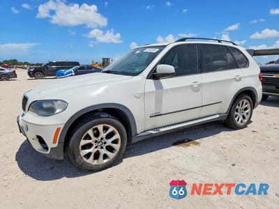 2011 BMW X5 XDRIVE35I 5UXZV4C56BL738232 - główne zdjęcie licytacji z USA - miniatura