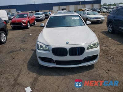 Piąte zdjęcie samochodu w środku: 2013 BMW 750 LI VIN:WBAYE8C55DD132113 - miniatura