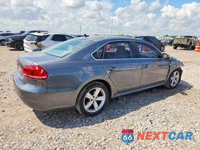 Trzecie zdjęcie samochodu z tyłu: 2015 VOLKSWAGEN PASSAT SE VIN:1VWBS7A39FC019851 - miniatura