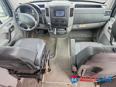 Zdjęcie 8 z 13 samochodu: 2010 MERCEDES-BENZ SPRINTER 2500 VIN:WDZPE7CCXA5478817 - miniatura