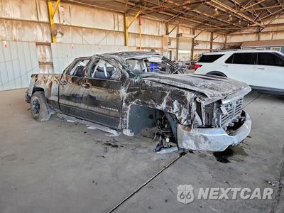 Czwarte zdjęcie samochodu z boku: 2018 CHEVROLET SILVERADO C1500 LT VIN:1GCRCREC5JZ272028 - miniatura