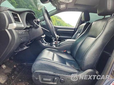 Zdjęcie 7 z 13 samochodu: 2019 TOYOTA HIGHLANDER XLE VIN:5TDJZRFH9KS980663 - miniatura
