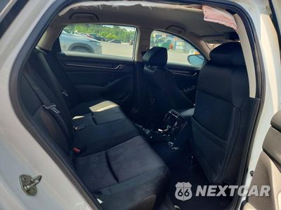 Zdjęcie 10 z 12 samochodu: 2019 HONDA ACCORD LX VIN:1HGCV1F13KA022464 - miniatura