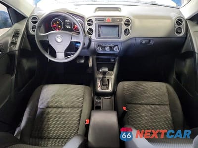Zdjęcie 8 z 12 samochodu: 2010 VOLKSWAGEN TIGUAN S VIN:WVGAV7AX0AW002741 - miniatura
