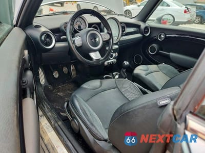 Zdjęcie 8 z 12 samochodu: 2010 MINI COOPER S VIN:WMWMS3C58ATY50623 - miniatura