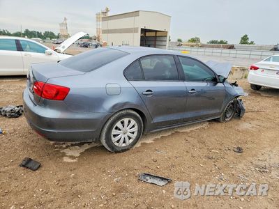 Trzecie zdjęcie samochodu z tyłu: 2013 VOLKSWAGEN JETTA BASE VIN:3VW2K7AJ0DM378175 - miniatura