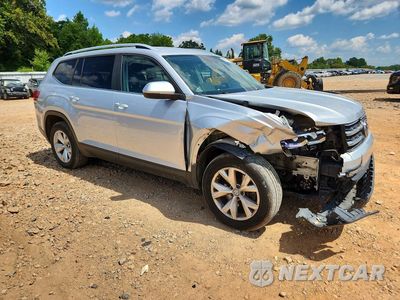 Czwarte zdjęcie samochodu z boku: 2019 VOLKSWAGEN ATLAS SE VIN:1V2DR2CA1KC553716 - miniatura