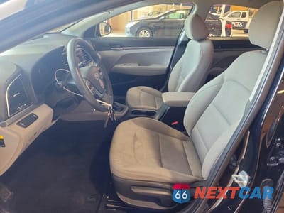 Zdjęcie 7 z 12 samochodu: 2018 HYUNDAI ELANTRA SE VIN:5NPD74LF9JH274869 - miniatura