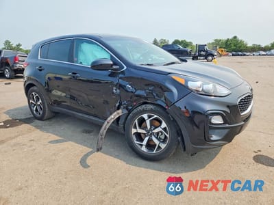 Czwarte zdjęcie samochodu z boku: 2022 KIA SPORTAGE LX VIN:KNDPMCAC4N7993188 - miniatura