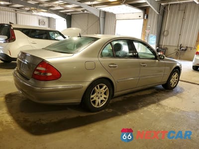 Trzecie zdjęcie samochodu z tyłu: 2003 MERCEDES-BENZ E 320 VIN:WDBUF65J03A239081 - miniatura