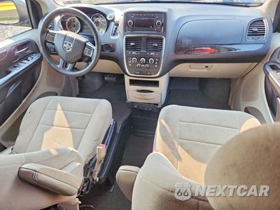 Zdjęcie 8 z 13 samochodu: 2016 DODGE GRAND CARAVAN SE VIN:2C4RDGBG3DR772468 - miniatura