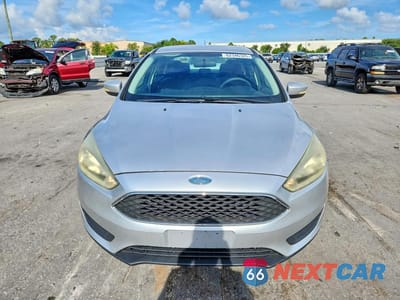 Piąte zdjęcie samochodu w środku: 2016 FORD FOCUS SE VIN:1FADP3F2XGL341038 - miniatura