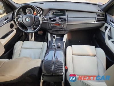 Zdjęcie 8 z 13 samochodu: 2012 BMW X5 M VIN:5YMGY0C54CLK27295 - miniatura