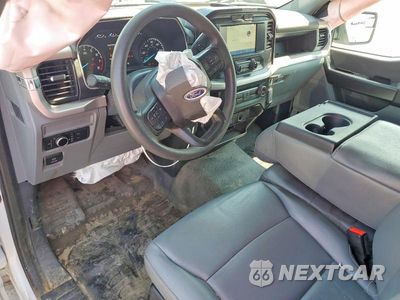 Zdjęcie 8 z 12 samochodu: 2023 FORD F150 VIN:1FTMF1CB5PKE58702 - miniatura