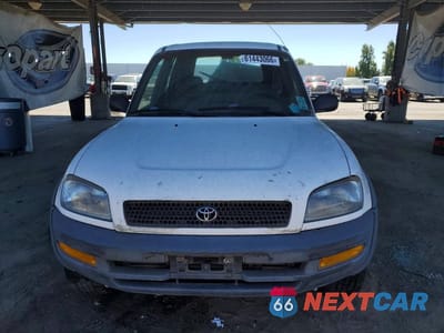 Piąte zdjęcie samochodu w środku: 1997 TOYOTA RAV4 BASE VIN:JT3HP10V5V0118265 - miniatura