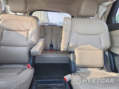 Zdjęcie 10 z 13 samochodu: 2020 FORD EXPLORER XLT VIN:1FMSK8DH3LGC19236 - miniatura