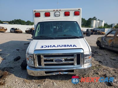 Piąte zdjęcie samochodu w środku: 2021 FORD E-350 SUPE - AMBULANCE VIN:1FDWE3FN4MDC18615 - miniatura