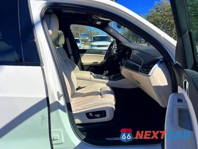 Piąte zdjęcie samochodu w środku: 2021 BMW X5 XDRIVE45E VIN:5UXTA6C08M9D84086 - miniatura