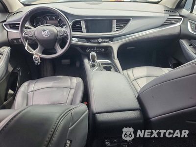 Zdjęcie 8 z 12 samochodu: 2021 BUICK ENCLAVE ESSENCE VIN:5GAEVAKW4MJ161855 - miniatura