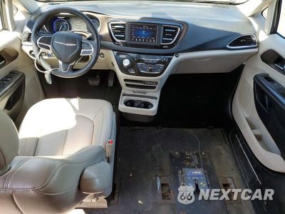 Zdjęcie 8 z 13 samochodu: 2021 CHRYSLER VOYAGER LXI VIN:2C4RC1DG6MR537964 - miniatura