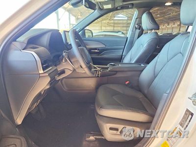 Zdjęcie 7 z 13 samochodu: 2026 TOYOTA GRAND HIGHLANDER HYBRID NIGHTSHADE VIN:5TDACAB59TS085044 - miniatura