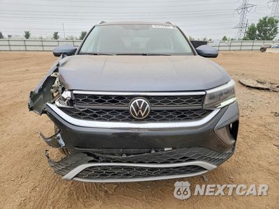 Piąte zdjęcie samochodu w środku: 2024 VOLKSWAGEN TAOS SE VIN:3VVUX7B20RM050347 - miniatura