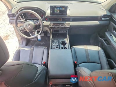 Zdjęcie 8 z 13 samochodu: 2025 HONDA PILOT EXL VIN:5FNYG2H49SB042995 - miniatura