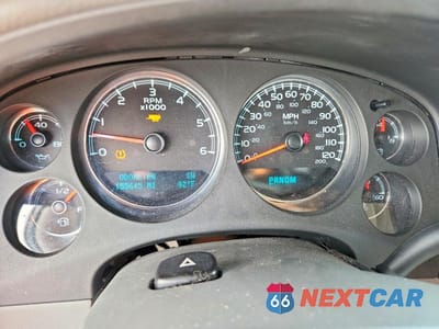 Zdjęcie 9 z 14 samochodu: 2010 CHEVROLET SUBURBAN C1500 LT VIN:1GNUCJE0XAR164240 - miniatura
