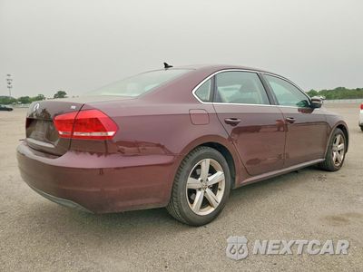 Trzecie zdjęcie samochodu z tyłu: 2013 VOLKSWAGEN PASSAT SE VIN:1VWBP7A35DC051131 - miniatura