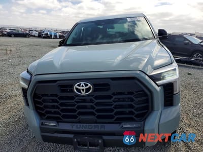 Piąte zdjęcie samochodu w środku: 2024 TOYOTA TUNDRA SR5 VIN:5TFLA5DB1RX150822 - miniatura