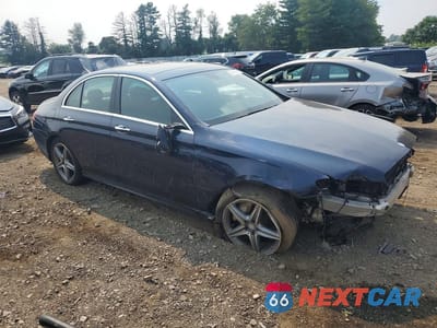Czwarte zdjęcie samochodu z boku: 2017 MERCEDES-BENZ E 300 4MATIC VIN:WDDZF4KB8HA046019 - miniatura