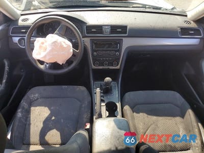 Zdjęcie 8 z 13 samochodu: 2013 VOLKSWAGEN PASSAT S VIN:1VWAP7A33DC031892 - miniatura
