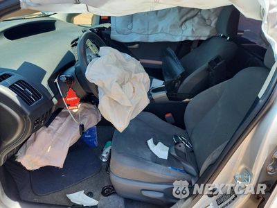 Zdjęcie 7 z 12 samochodu: 2015 TOYOTA PRIUS TWO VIN:JTDKN3DU8F0457303 - miniatura