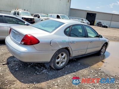 Trzecie zdjęcie samochodu z tyłu: 2001 FORD TAURUS SES VIN:1FAFP55S01A150222 - miniatura