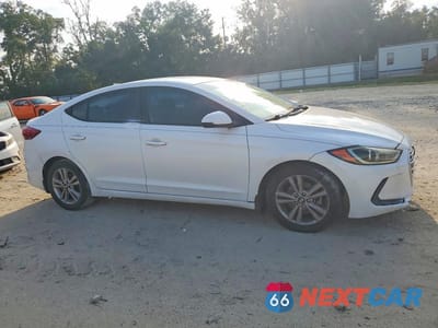 Czwarte zdjęcie samochodu z boku: 2018 HYUNDAI ELANTRA SEL VIN:5NPD84LF0JH341226 - miniatura